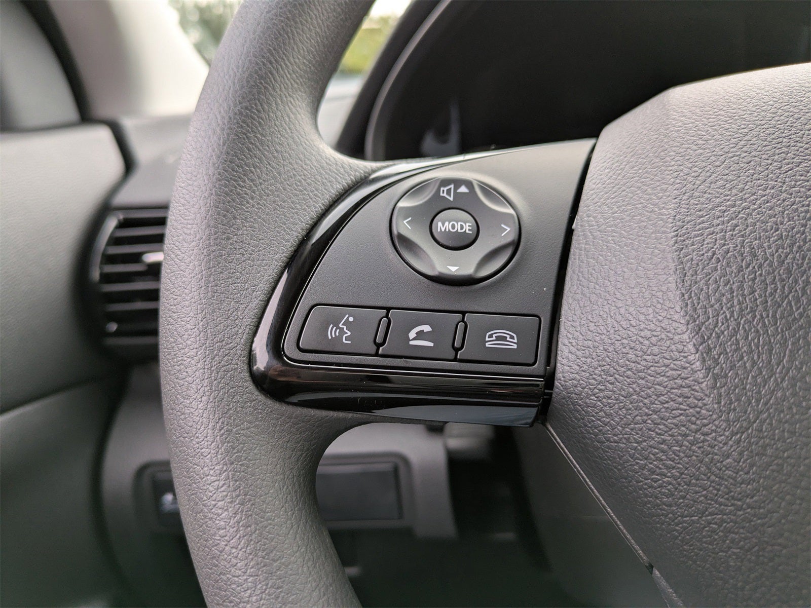 2026 Mitsubishi Eclipse Cross LE