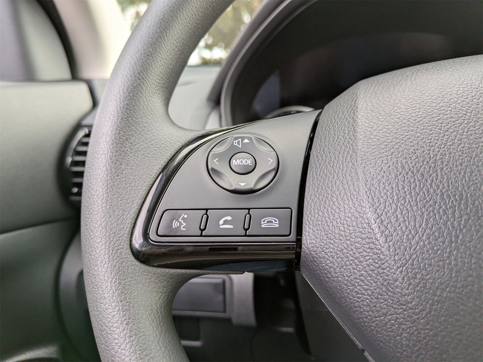 2026 Mitsubishi Eclipse Cross LE