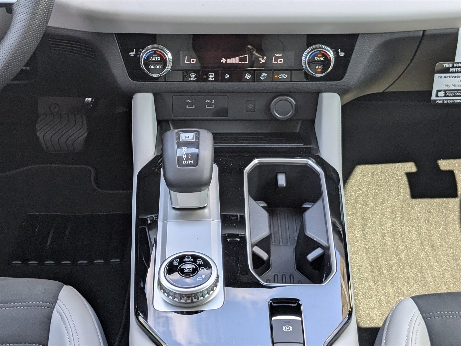 2025 Mitsubishi Outlander SE