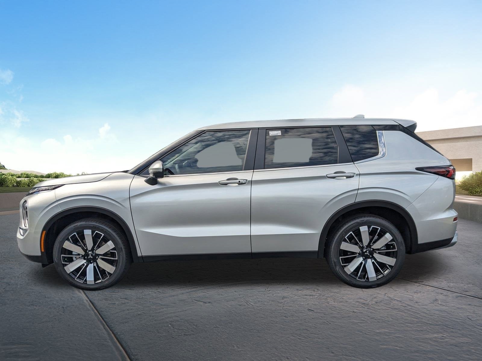 2025 Mitsubishi Outlander SE