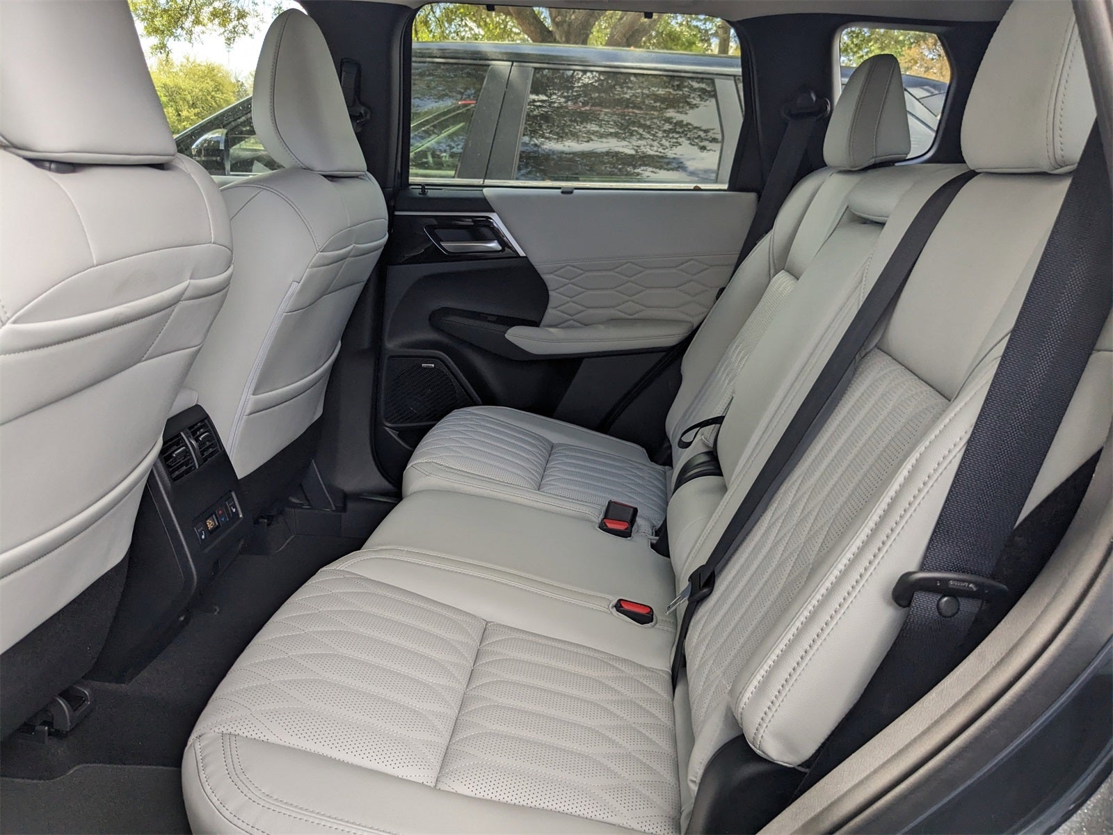 2025 Mitsubishi Outlander SEL