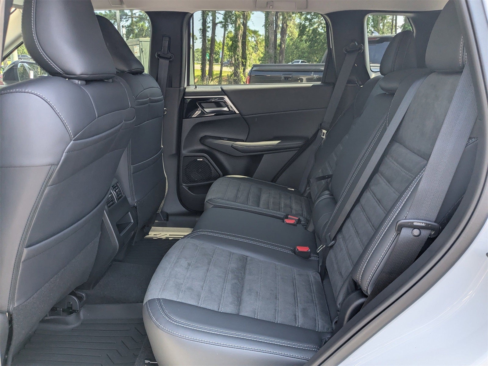 2025 Mitsubishi Outlander Trail Edition