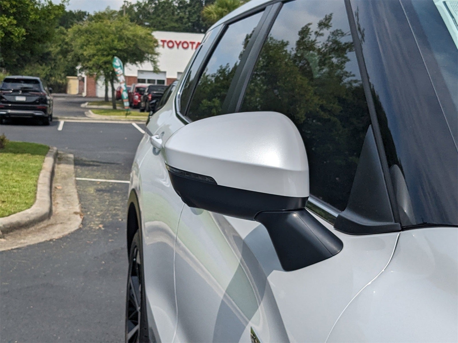 2025 Mitsubishi Outlander PHEV SE