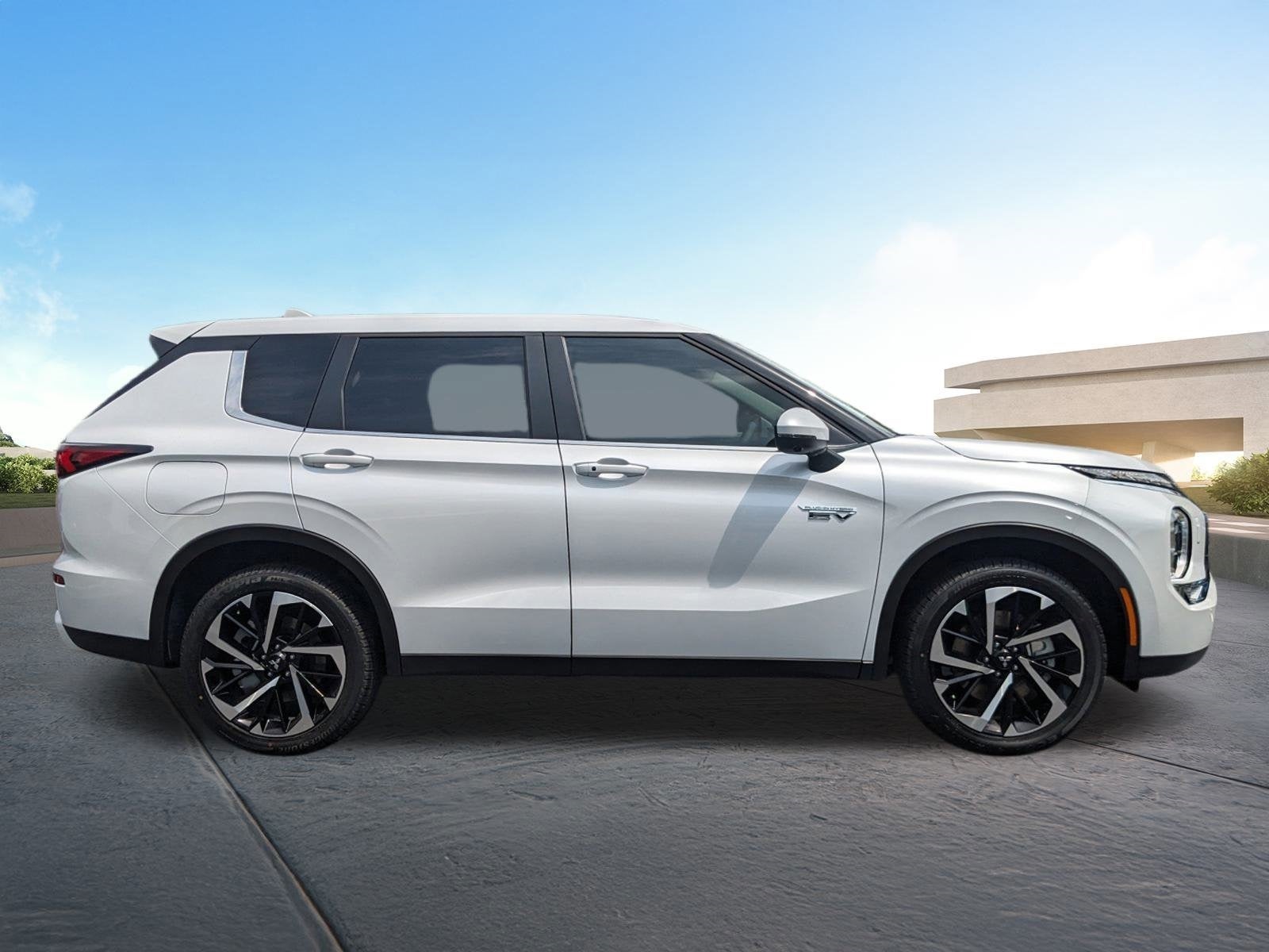 2025 Mitsubishi Outlander PHEV SE