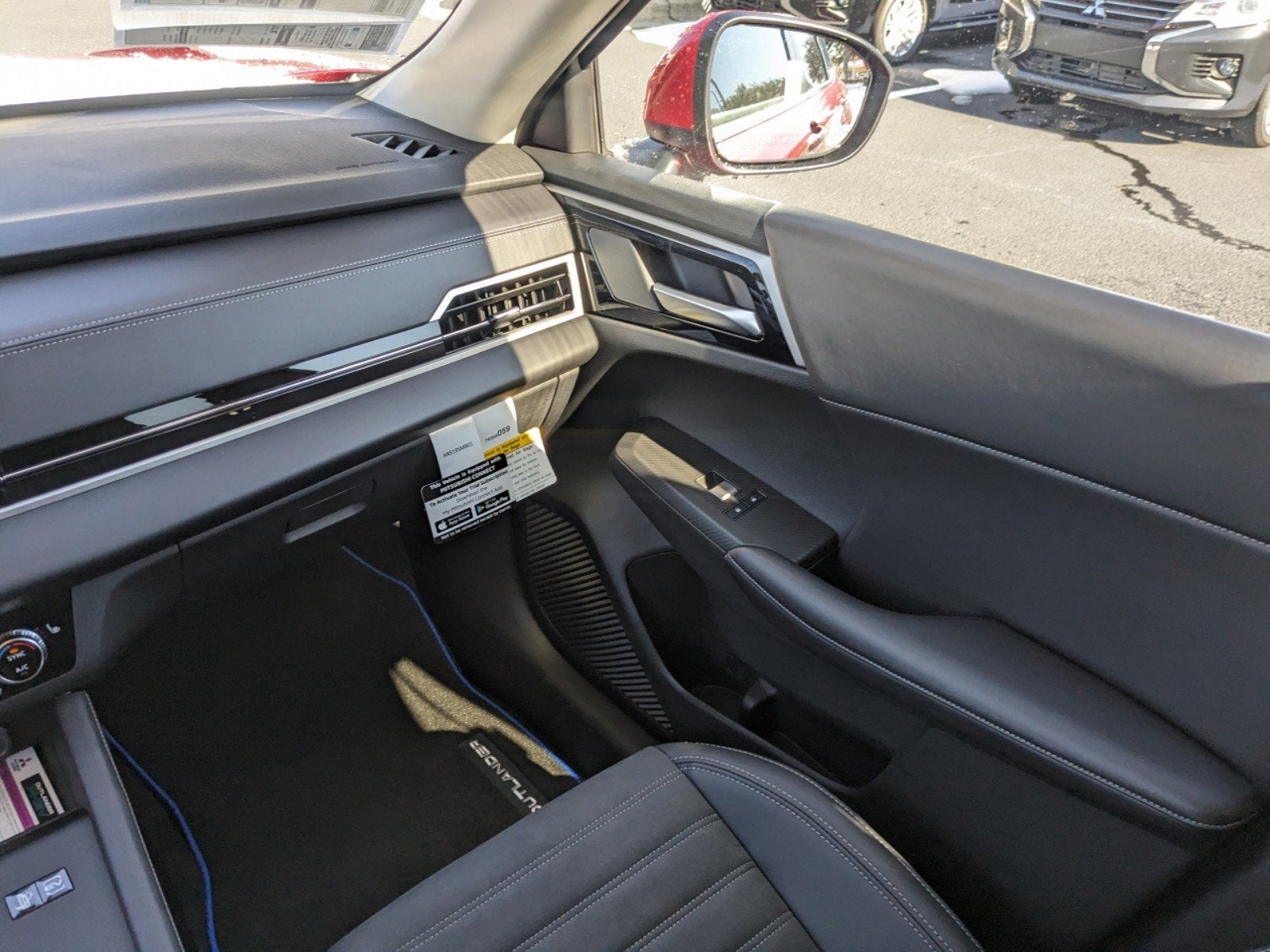 2025 Mitsubishi Outlander PHEV SE