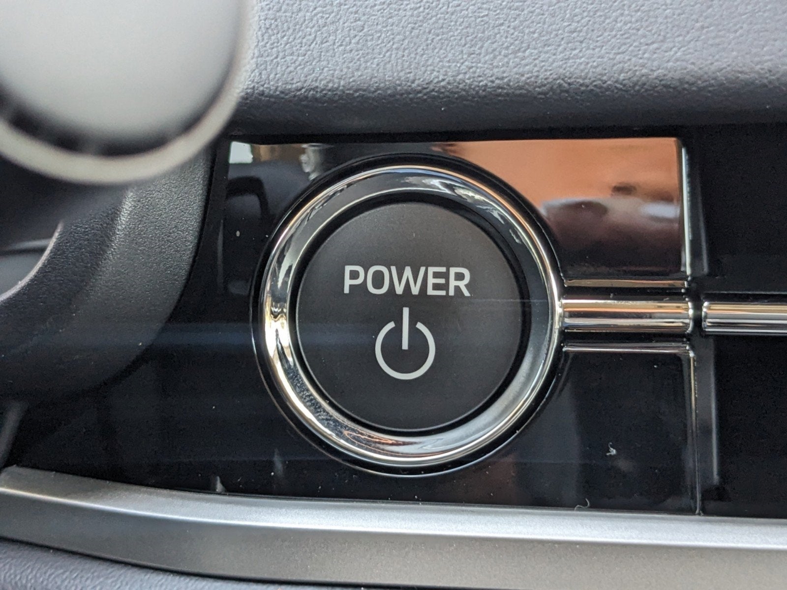 2025 Mitsubishi Outlander PHEV SE