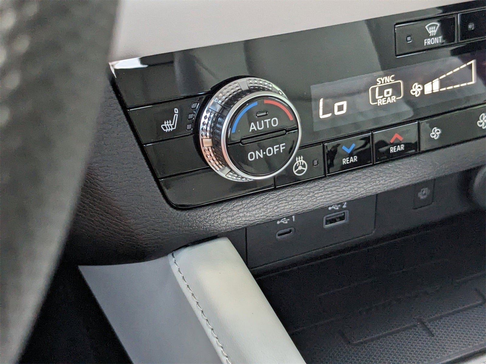 2025 Mitsubishi Outlander PHEV SEL Platinum Edition