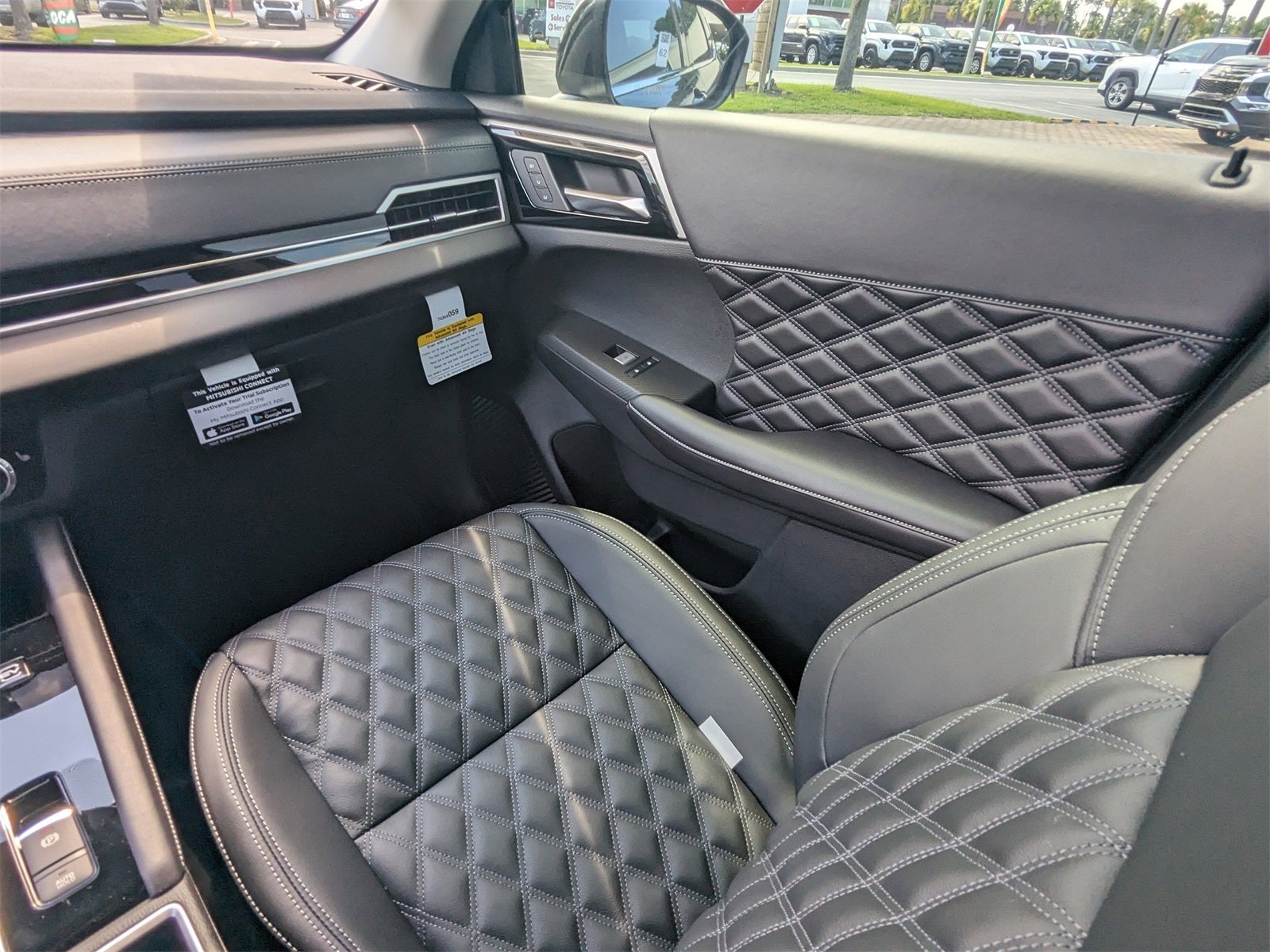 2025 Mitsubishi Outlander PHEV SEL