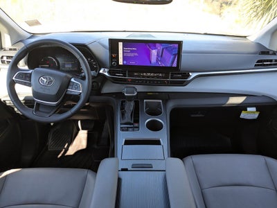 2025 Toyota Sienna XLE 7 Passenger