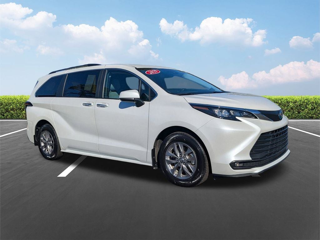 2025 Toyota Sienna XLE 7 Passenger