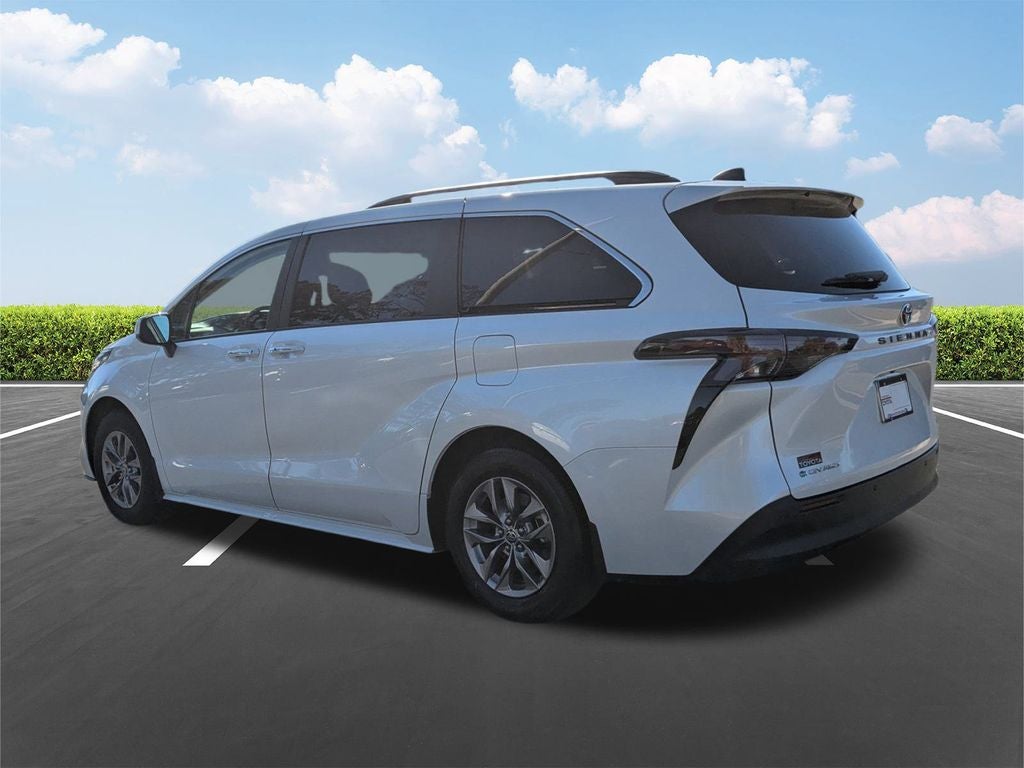 2025 Toyota Sienna XLE 7 Passenger