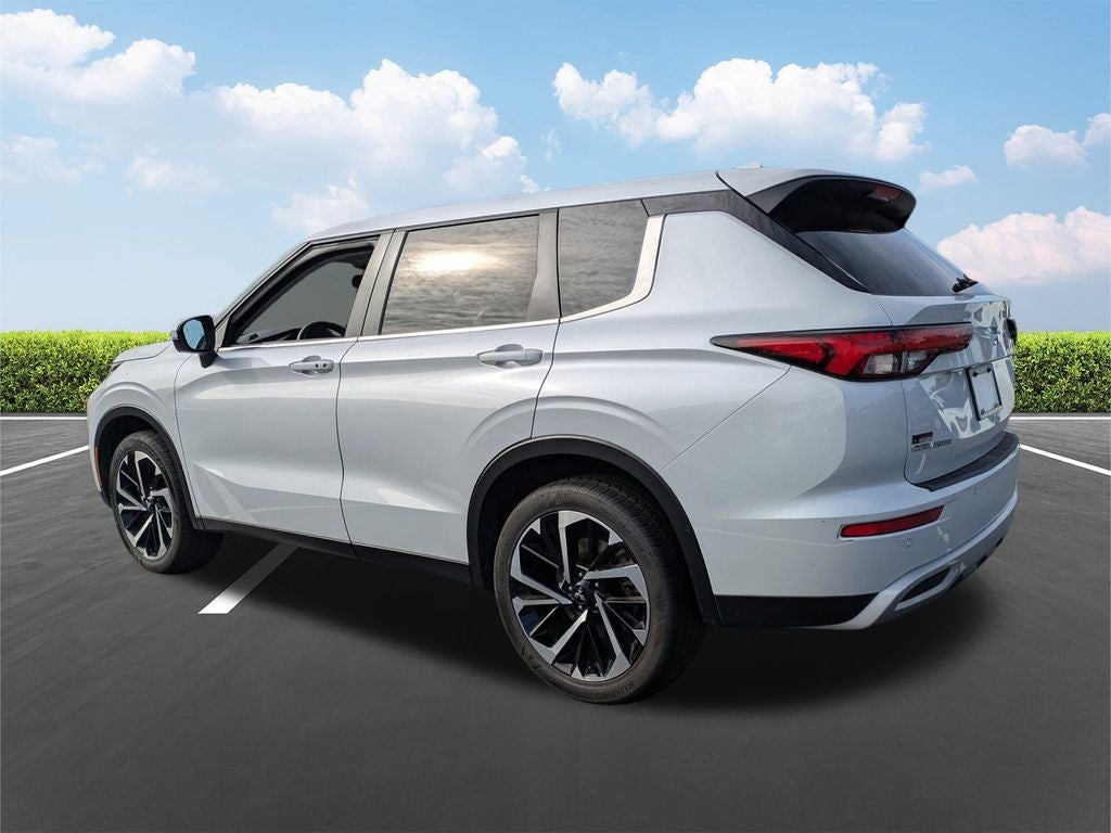 2024 Mitsubishi Outlander SE