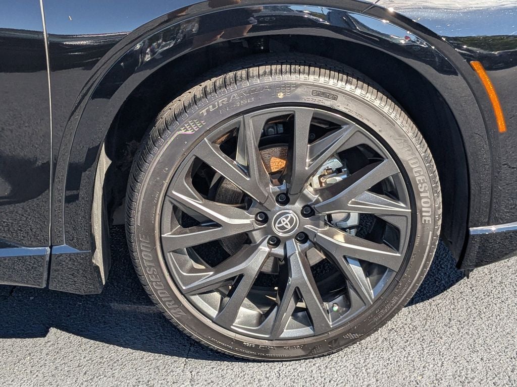 2025 Toyota Crown Signia Limited