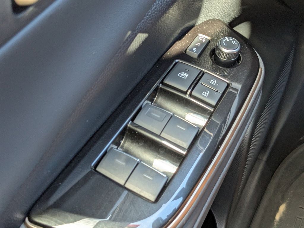 2025 Toyota Crown Signia Limited