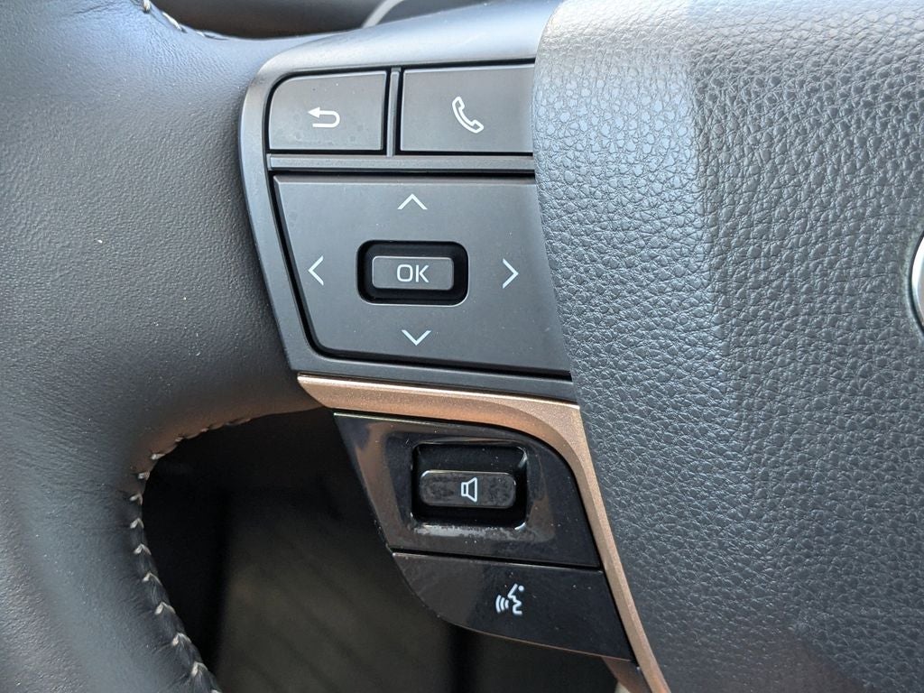 2025 Toyota Crown Signia Limited