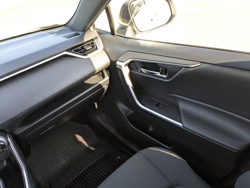 2023 Toyota RAV4 Hybrid SE